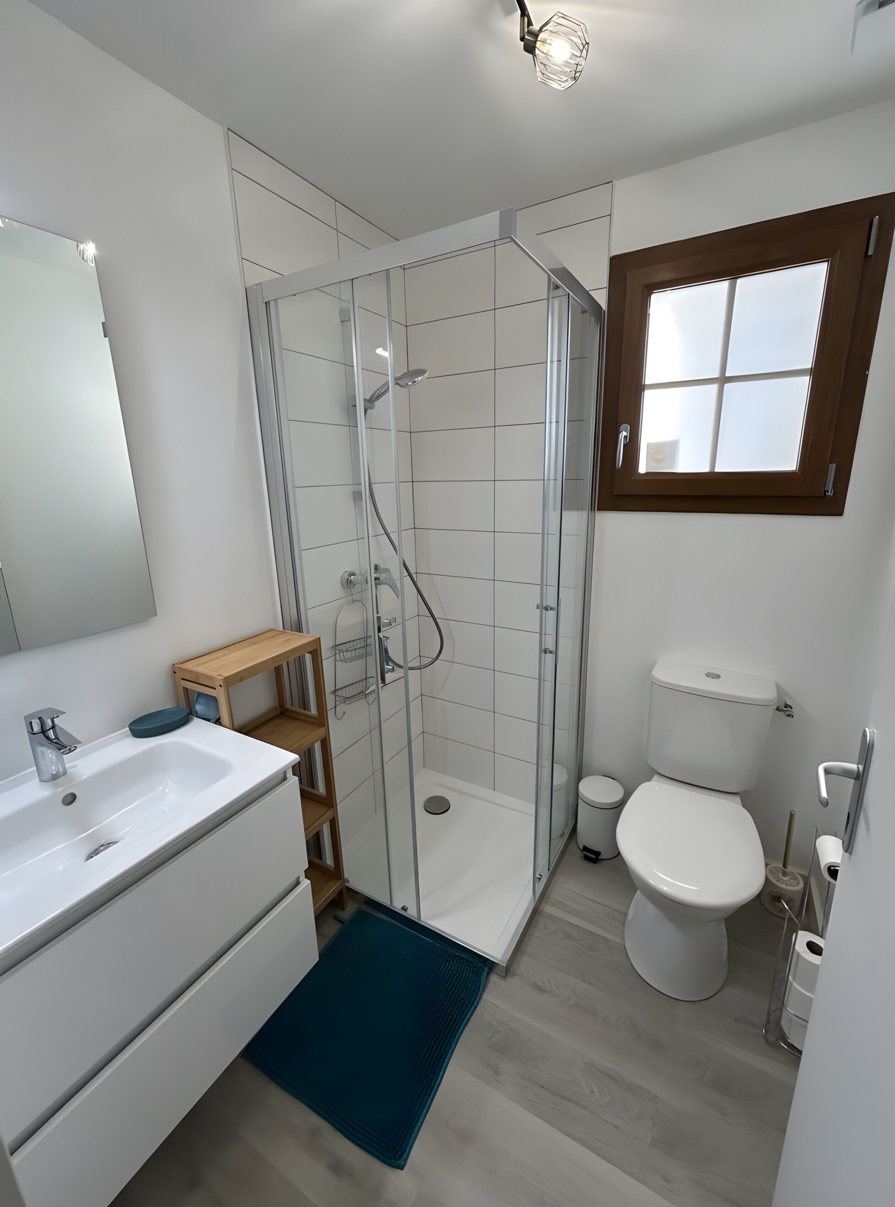 Douche, sèche-cheveux