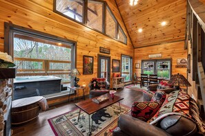 Interior - Cubs Ridge is the perfect place to find both relaxation & family entertainment (Sevierville)