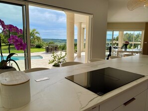Interior - Villa Bahia located between the Calanques of Marseille, the Camargue and the Alpilles. (Saint-Mitre-les-Remparts)