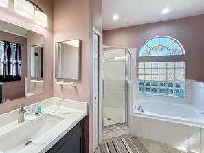 Hair dryer, towels - Star Villa: Private Pool with 24/7 Support! (Davenport)