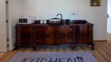 Room, 2 Bedrooms | Interior