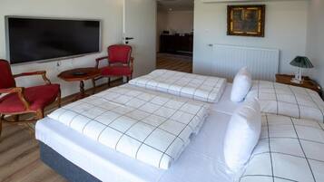 Room, 2 Bedrooms | Room amenity