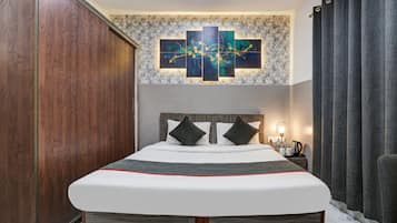 Habitación Deluxe doble | Caja fuerte, escritorio, espacio para trabajar con un portátil