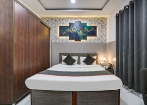 Caja de seguridad en la habitación y escritorio 