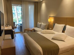 In-room safe, desk, laptop workspace, blackout curtains - Hotel Shagun & Banquets I Rohini (Delhi)