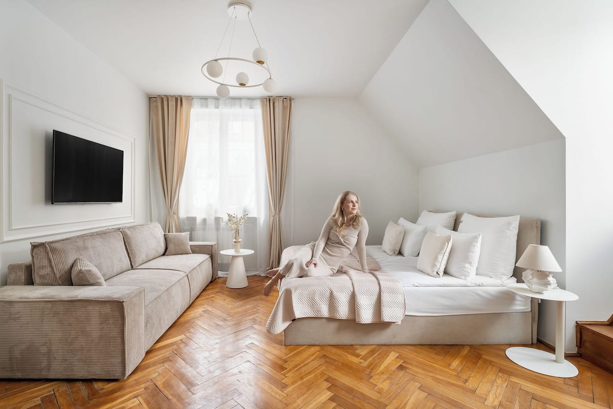 Comfort Studio Suite, 1 Double Bed with Sofa bed, Bathtub | Living area