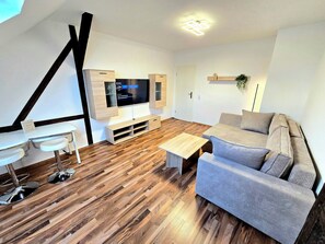 Una Smart TV, libros