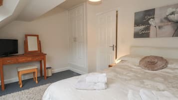 2 bedrooms, individually decorated, individually furnished, free WiFi