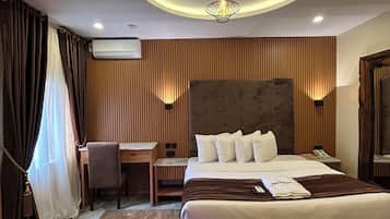 Economy Single Room | Desk, laptop workspace, free WiFi