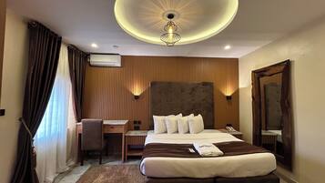 Economy Single Room | Desk, laptop workspace, free WiFi
