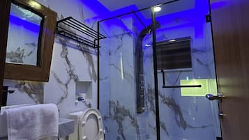 Economy Single Room | Bathroom | Shower, towels, soap, toilet paper