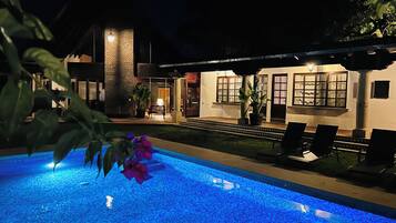 Outdoor pool, a heated pool