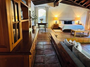 5 quartos, ferros/tábuas de passar roupa, Wi-Fi, roupa de cama