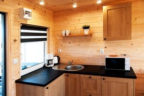 Fridge, microwave, stovetop, coffee/tea maker - Holiday homes with pool, jacuzzi and sauna (Gaski)