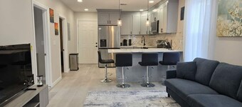 Bright Renovated 3BR Apartment w Private Entrance