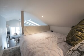 3 bedrooms, iron/ironing board, WiFi, bed sheets - Fabulous 3-bedroom apartment with a WOW factor in vibrant Brighton and Hove (Brighton and Hove)