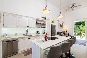 Paper towels - Buendía Lux - Piña Suite. Retreat to enjoy the natural beauty of Costa Rica. (Potrero Beach, Tempate)