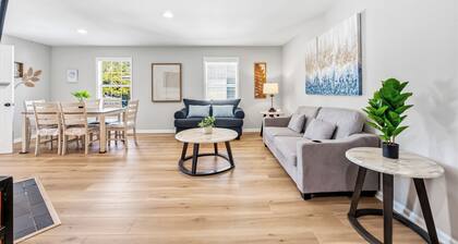 Beach Square 3 –optional BIKES – Walk 2 Redfern Village, shops, and restaurants!