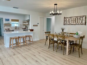 Dining - Waterfront Escape - Beach + Golf Cart + Family Memories - Indian Rocks Beach, FL (Indian Rocks Beach)