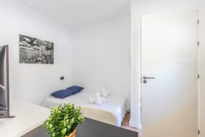 Fer et planche à repasser, Wi-Fi, draps fournis