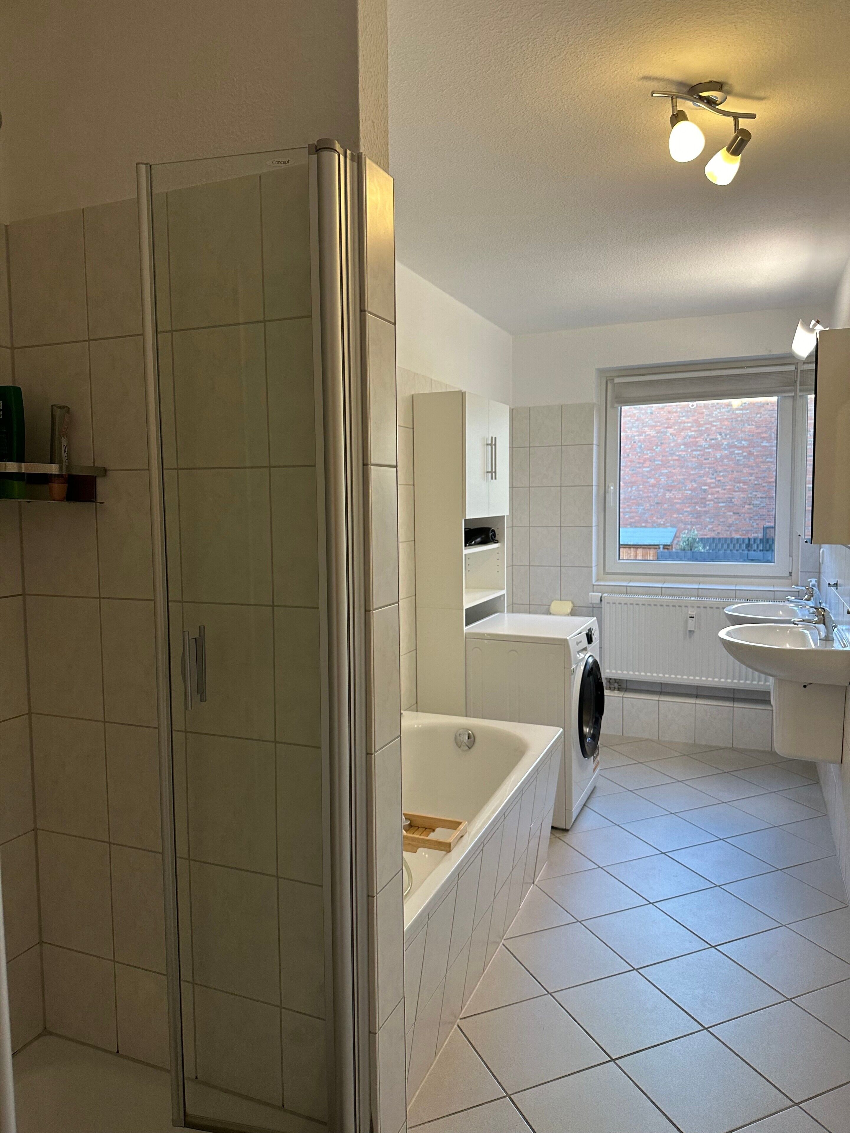 Dusch, hårtork och handdukar