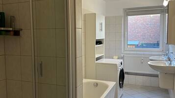 Dusch, hÄrtork och handdukar