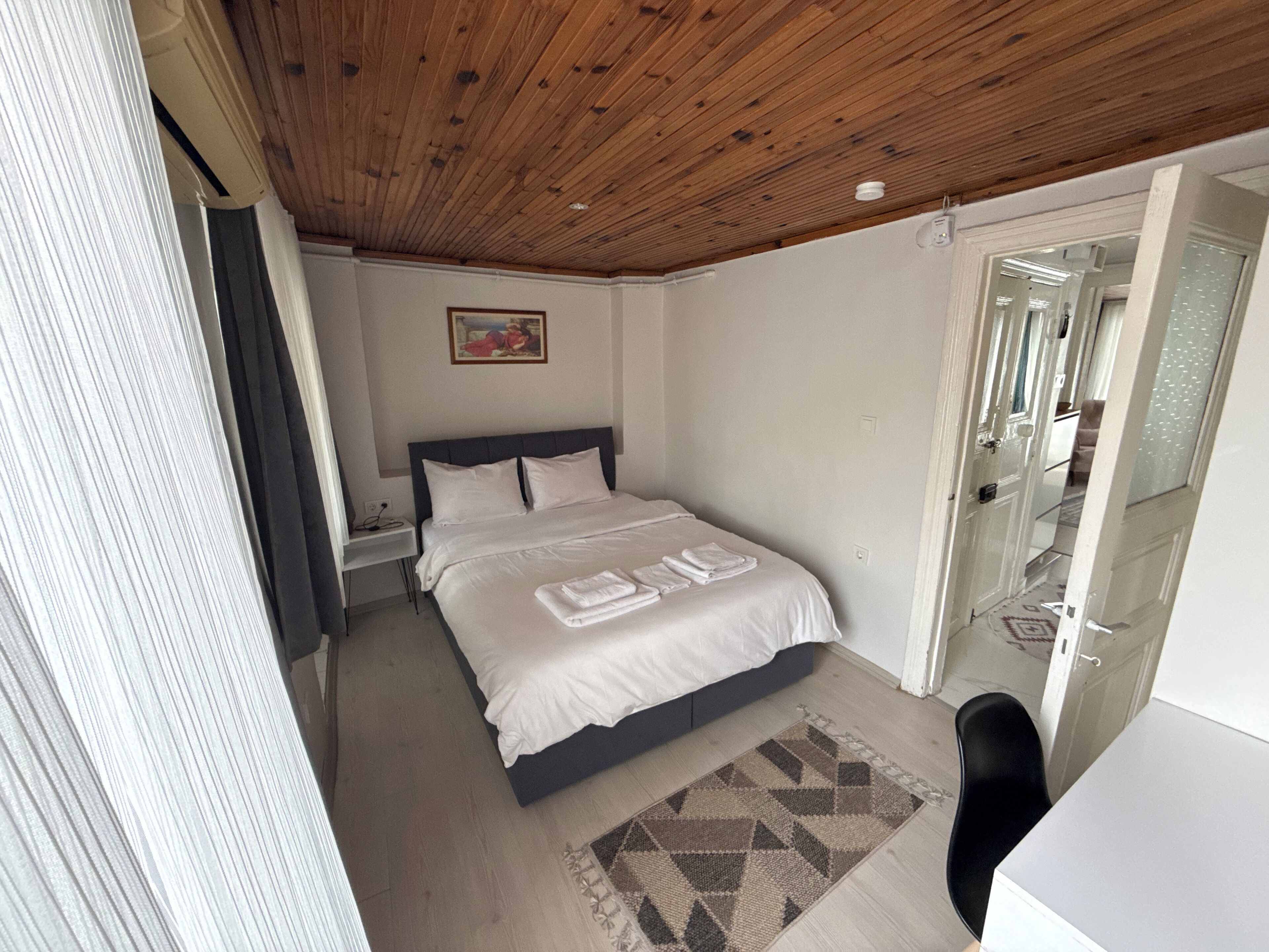1 chambre, fer et planche à repasser, Wi-Fi, literie fournie