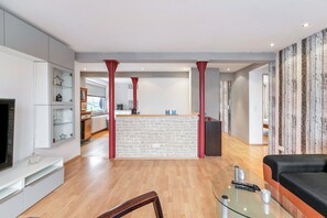 TV - Apartment 'Seestern' with Balcony and Wi-Fi (Wester-Ohrstedt)