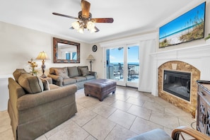 TV - 🏖️Beachfront | Pet Friendly | Seagull Villas #7🏖️ (Panama City Beach)