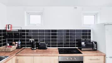 Comfort Apartment, 2 Bedrooms, Non Smoking | Private kitchen