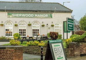 Departamento Confort, 2 habitaciones, para no fumadores | Restaurante al aire libre