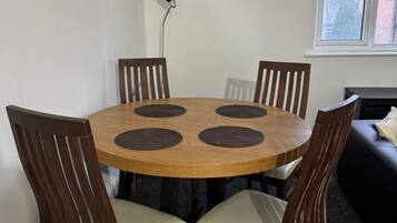 Departamento Confort, 2 habitaciones, para no fumadores | Restaurantes