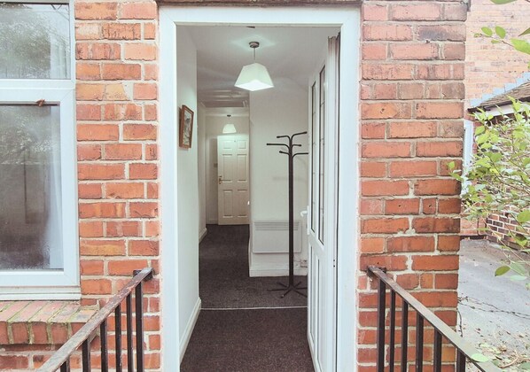 Front of property - Comfy 2BR Flat on Hucknall Road (Nottingham)