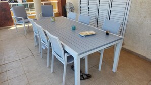 Outdoor dining - Vrbo Property (hacienda del alamo)