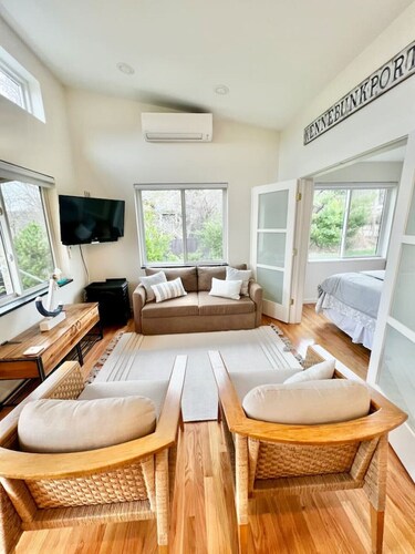 Brookside Bungalow 1.4 miles to Dock Square