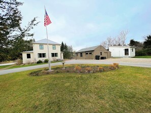 Exterior - Brookside Bungalow 1.4 miles to Dock Square (Arundel)