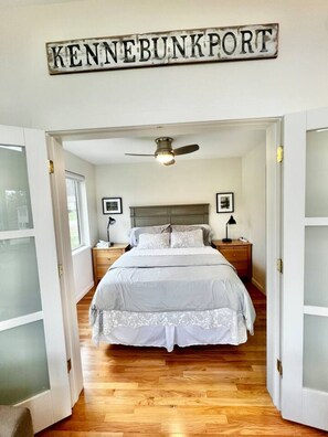 Iron/ironing board, travel crib, WiFi, bed sheets