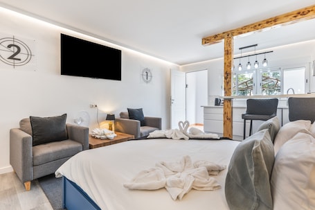 WLAN, Bettwäsche. Ferienwohnung 'Chabelas Loft' mit privater Terrasse und WLAN