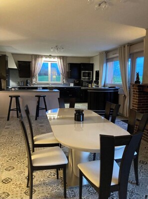 Dining - Vrbo Property (Haudricourt)