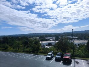 Standaard eenpersoonskamer, 1 queensize bed | Terrein van de accommodatie