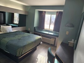 Standard Single Room, 1 Queen Bed | Memory foam beds, desk, free WiFi, bed sheets