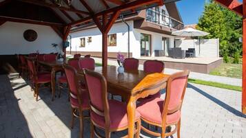 Shared Dormitory, 1 Bedroom | Outdoor dining