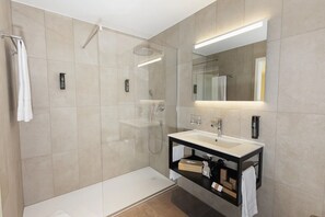 Standard Double Room - Jura View | Salle de bain