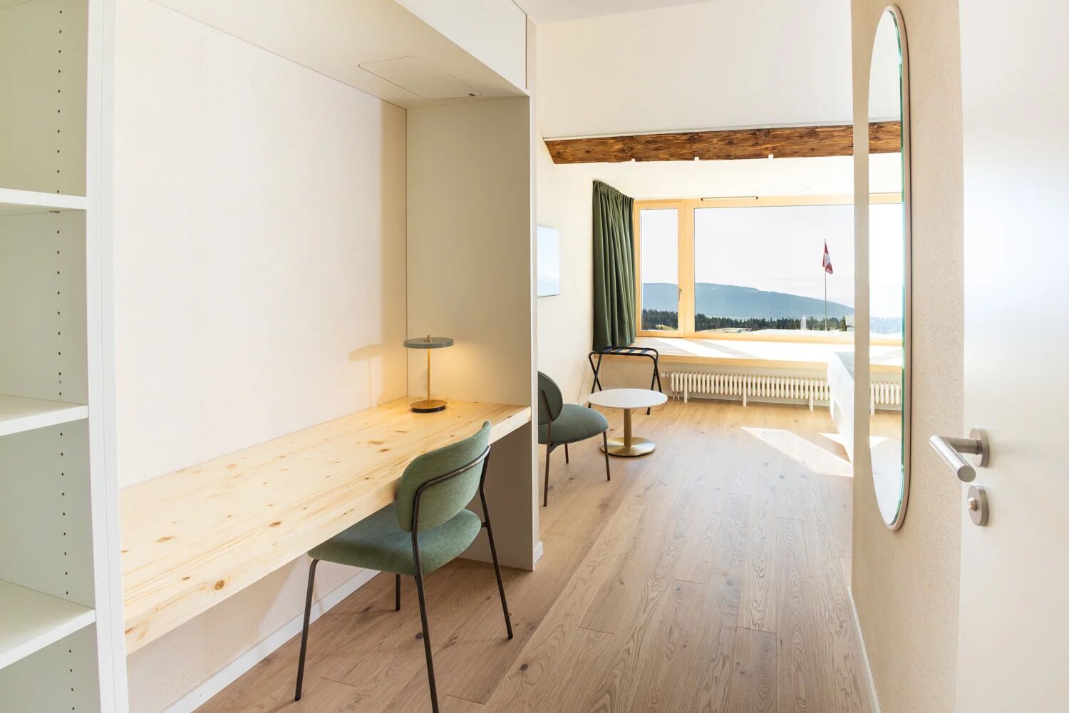 Junior Suite - Lake and Alpine View