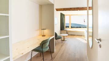 Junior Suite - Lake and Alpine View
