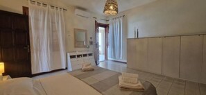 Iron/ironing board, Internet, bed sheets - Villa by the crystal clear sea (Quartu Sant'Elena)