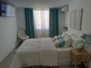 In-room safe, blackout drapes, soundproofing, iron/ironing board - DOWN TOWN COZY (Pointe-à-Pitre)