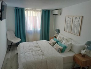 In-room safe, blackout drapes, soundproofing, iron/ironing board - DOWN TOWN COZY (Pointe-à-Pitre)