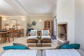 Interior - Luxury Family Apt - Heated private pool (Faro)