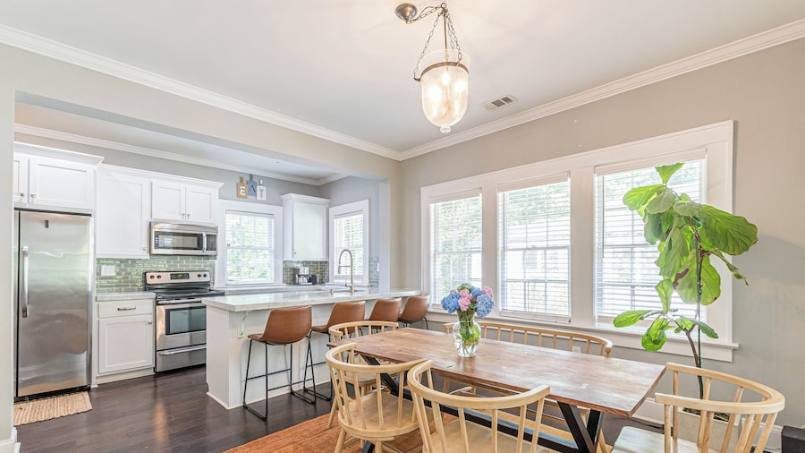 Luxury 5BR Retreat with Private Pool